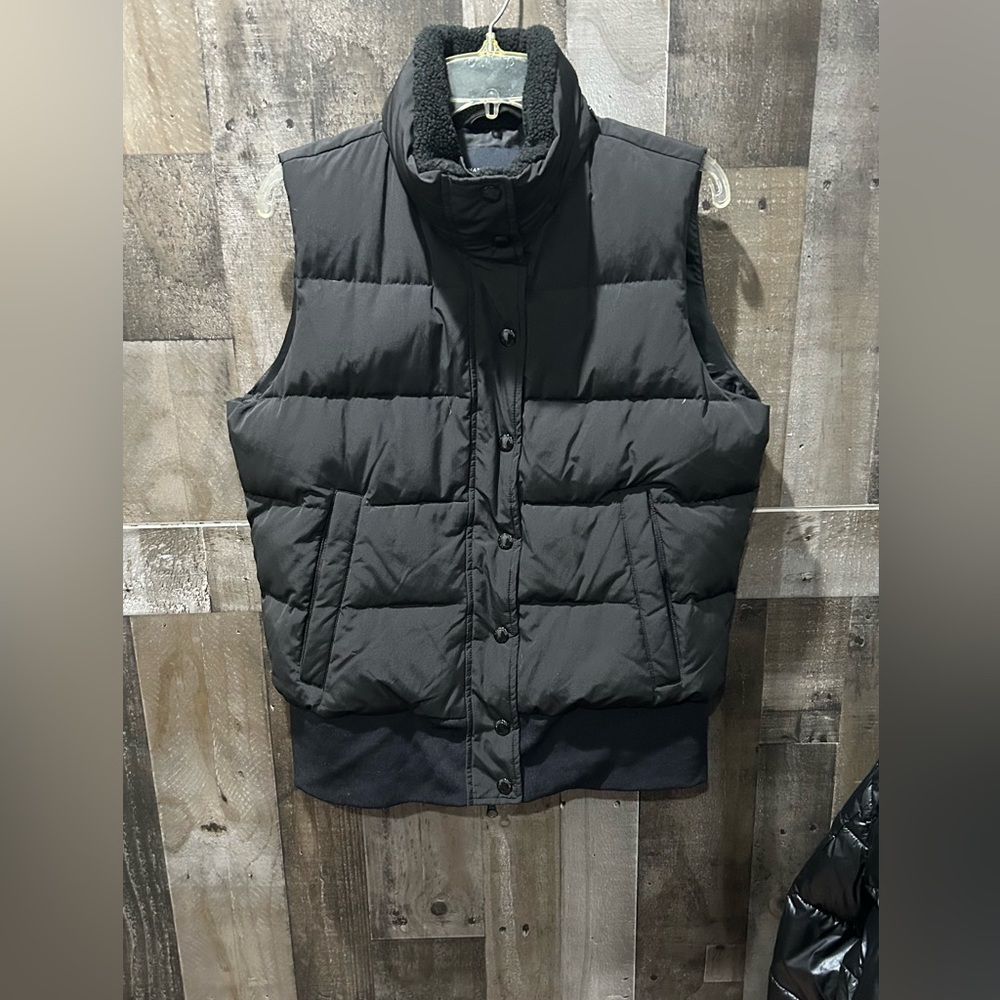 Banana Republic Puffer Vest Womens